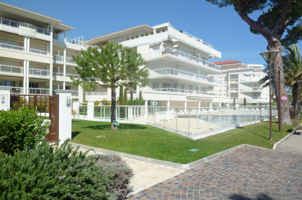 Stunning 2 Bed, 2 Bath Apt On The Cannes Sea Front Has Swimming Pool And Is A Secure Modern Building 464 Exterior foto