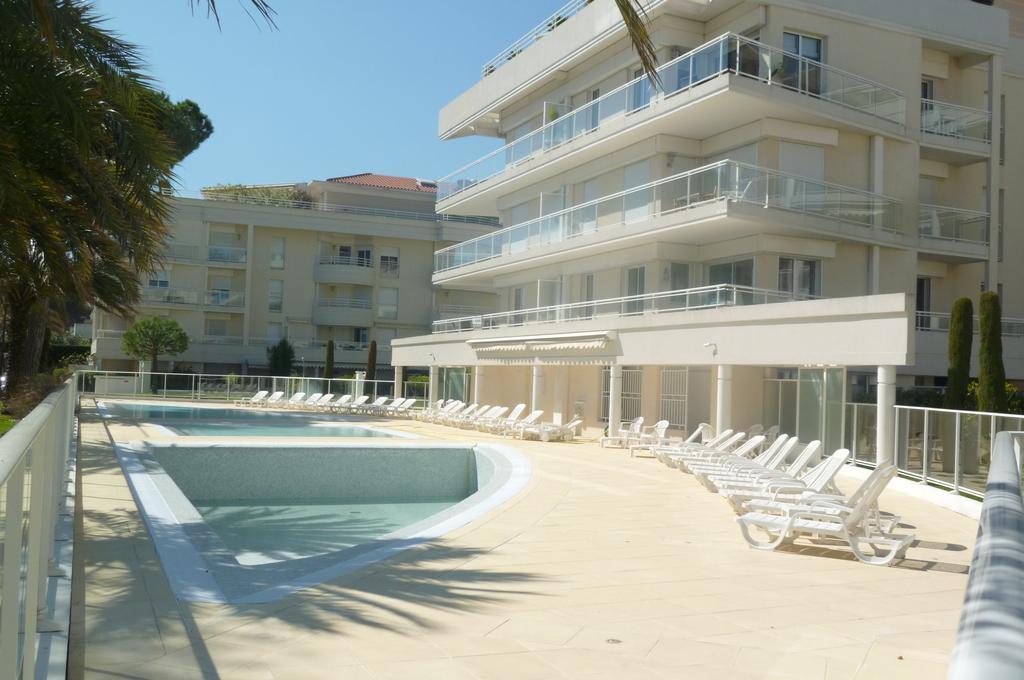 Stunning 2 Bed, 2 Bath Apt On The Cannes Sea Front Has Swimming Pool And Is A Secure Modern Building 464 Exterior foto