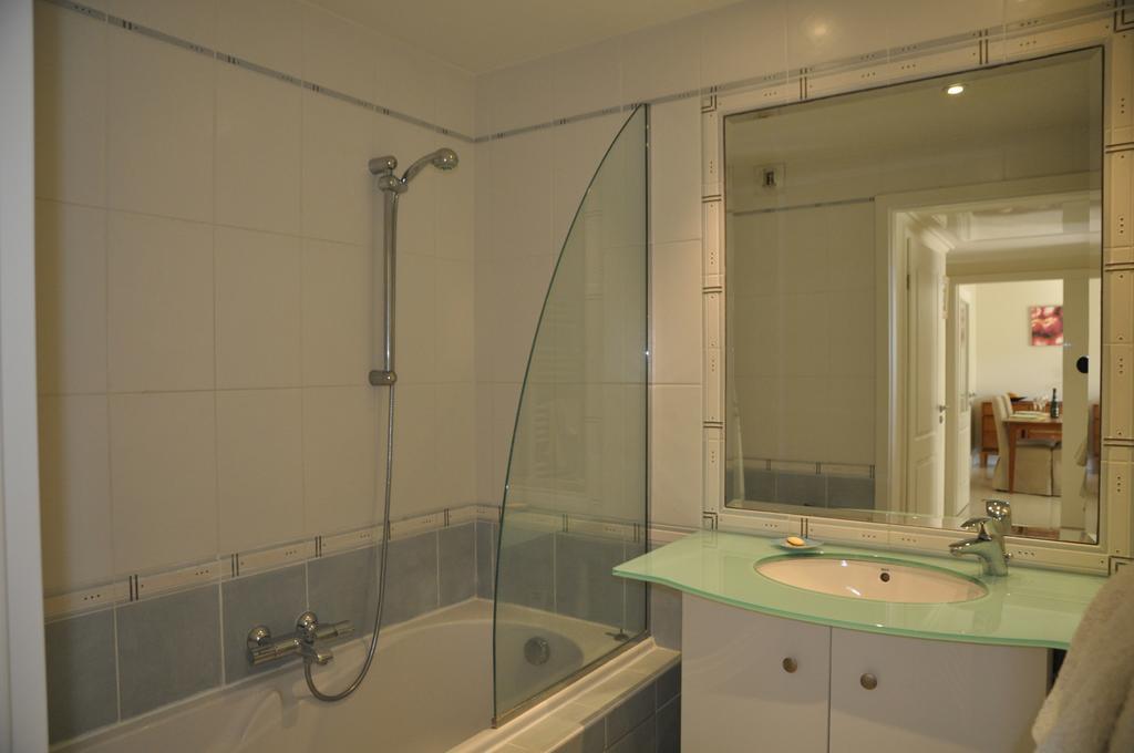 Stunning 2 Bed, 2 Bath Apt On The Cannes Sea Front Has Swimming Pool And Is A Secure Modern Building 464 Exterior foto